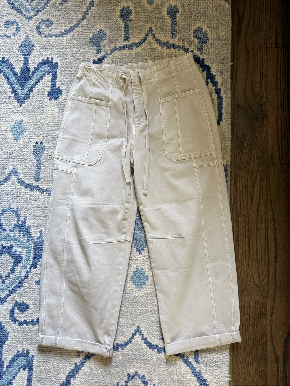 New with tags! Cropped Utility Cargo Pants in Light Beige